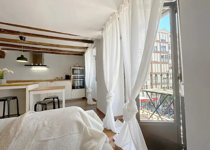 Apartamento De Diseno Junto Al Puerto De דירה קסטרו אורדיאלס