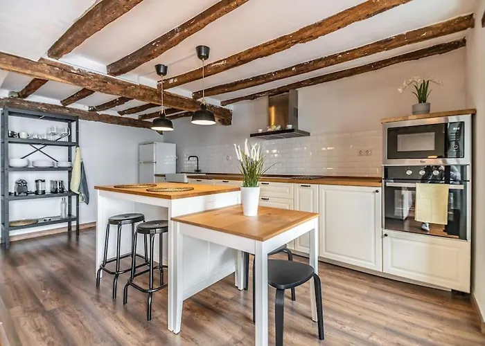 Apartamento De Diseno Junto Al Puerto De アパート カストロ・ウルディアレス